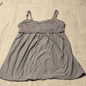 Lululemon tank with shelf bra